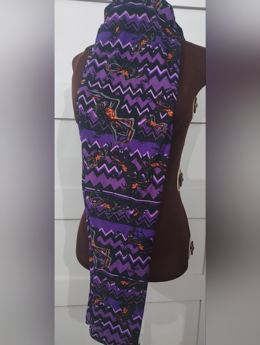 Lularoe Tall & Curvy Purple & Black Geometric Leggings Like New